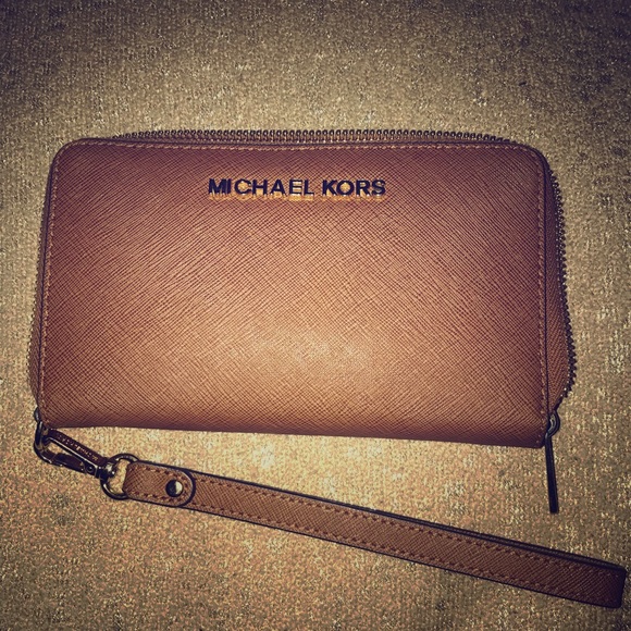 Michael Kors Handbags - Michael Kors wallet